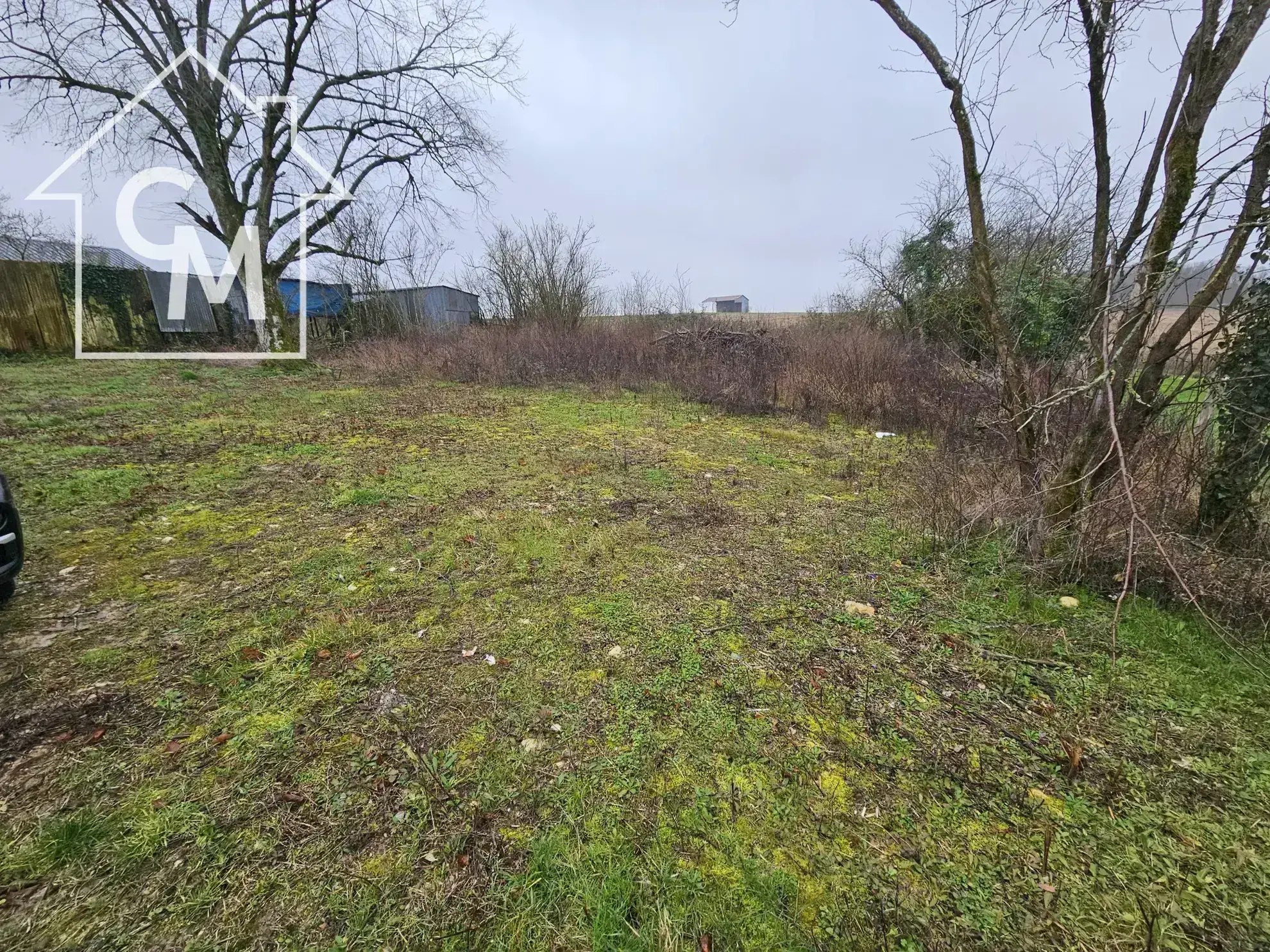 Terrain constructible à Paudy - 602 m² 