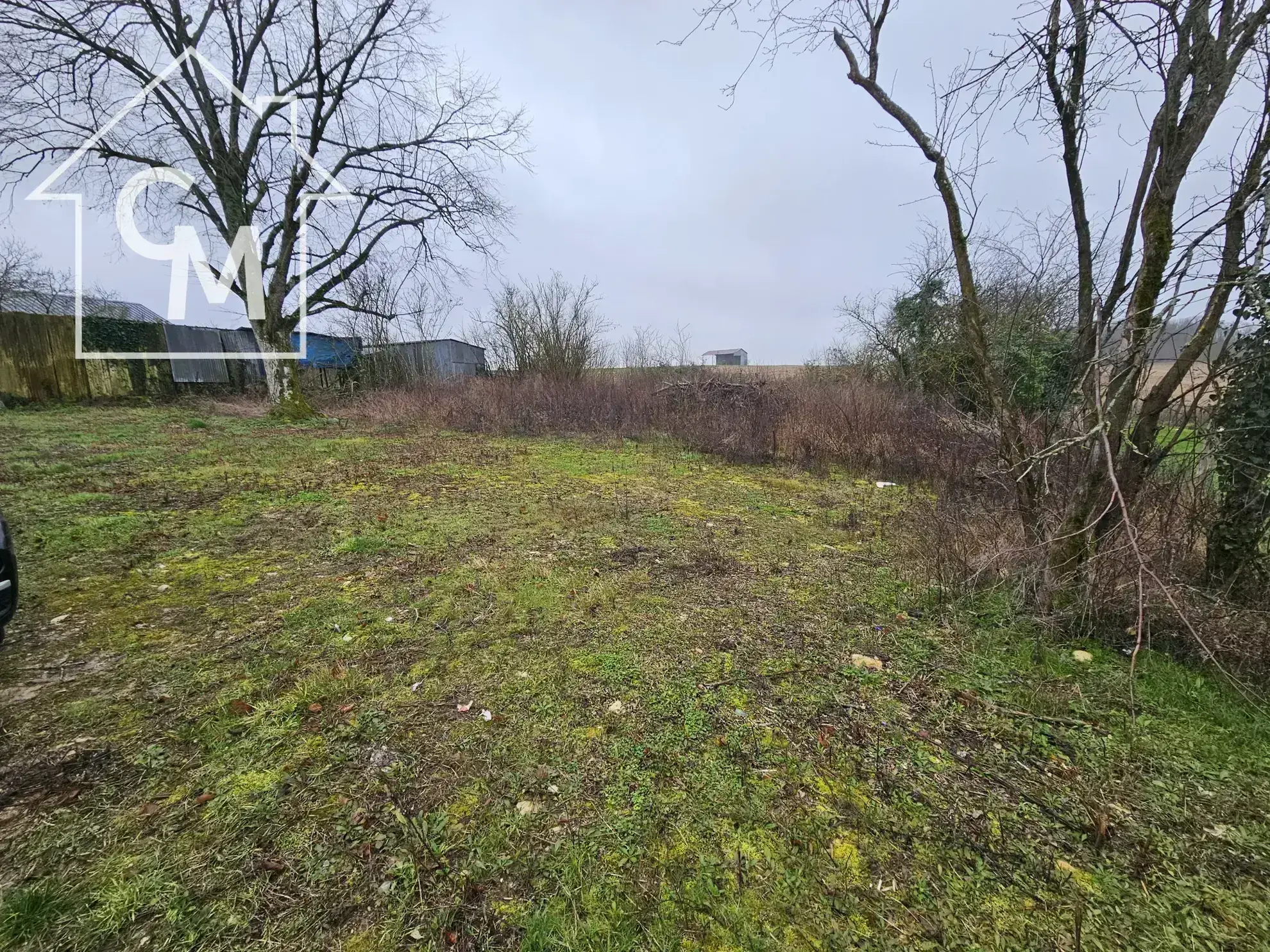 Terrain constructible à Paudy - 602 m² 