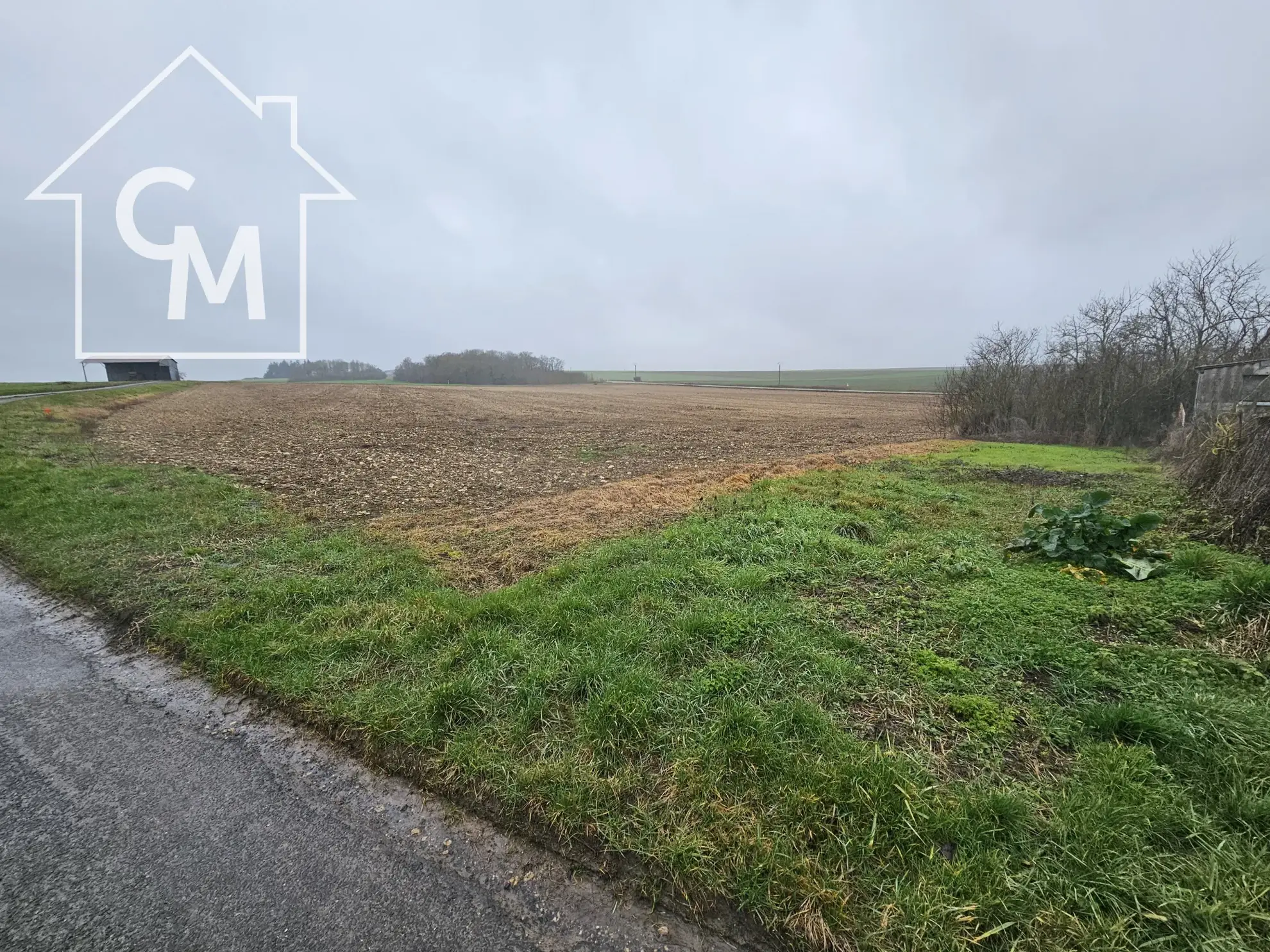Terrain constructible à Paudy - 602 m² 