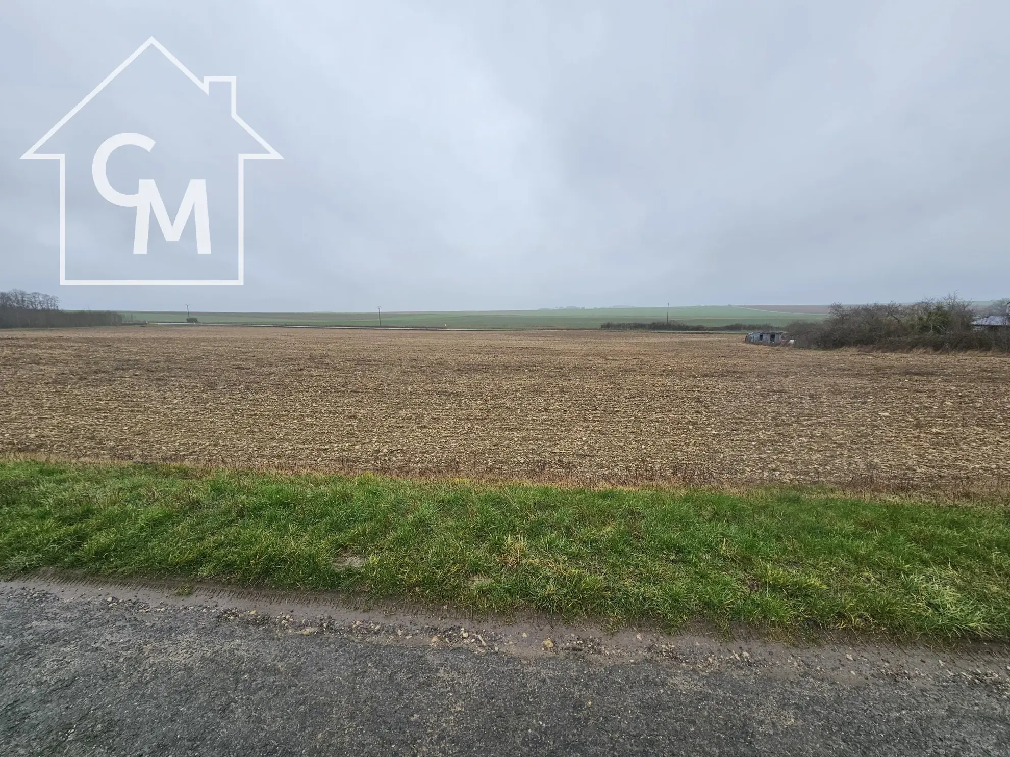 Terrain constructible à Paudy - 602 m² 