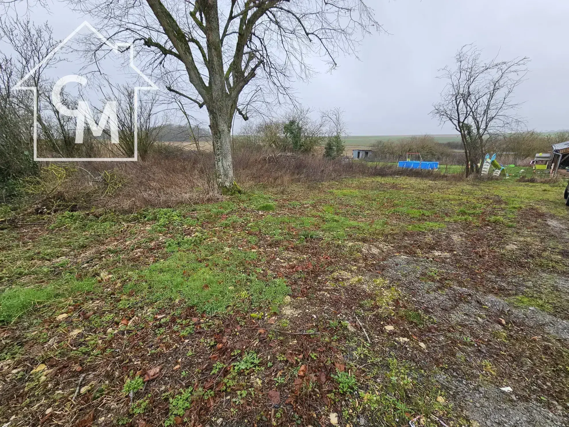 Terrain constructible à Paudy - 602 m² 