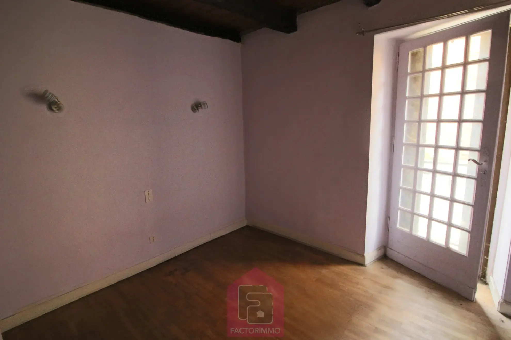 Vente d'un immeuble avec local commercial et appartement à Duravel 