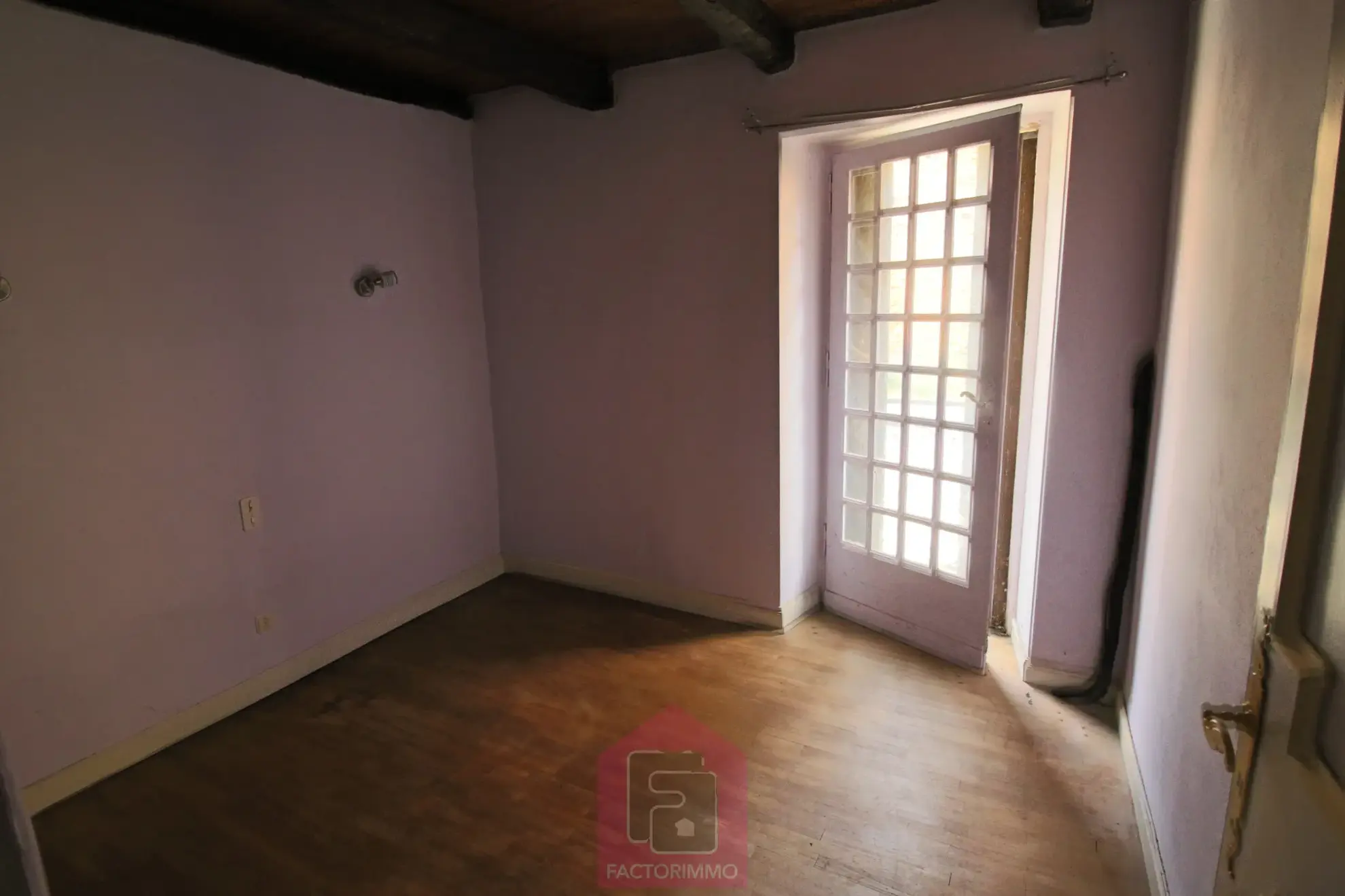 Vente d'un immeuble avec local commercial et appartement à Duravel 