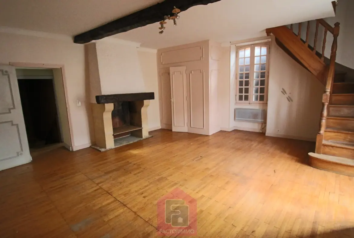 Vente d'un immeuble avec local commercial et appartement à Duravel 