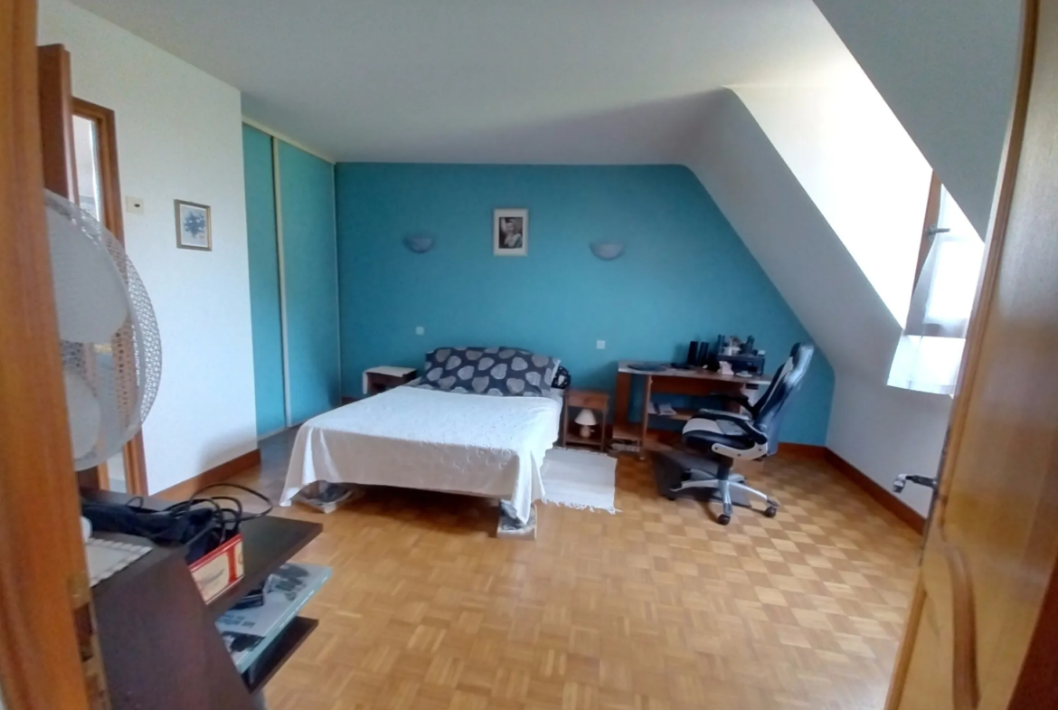 À Prigonrieux, maison à vendre 4 chambres avec piscine et jardin 