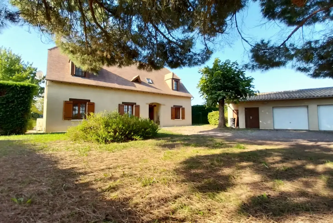 À Prigonrieux, maison à vendre 4 chambres avec piscine et jardin 