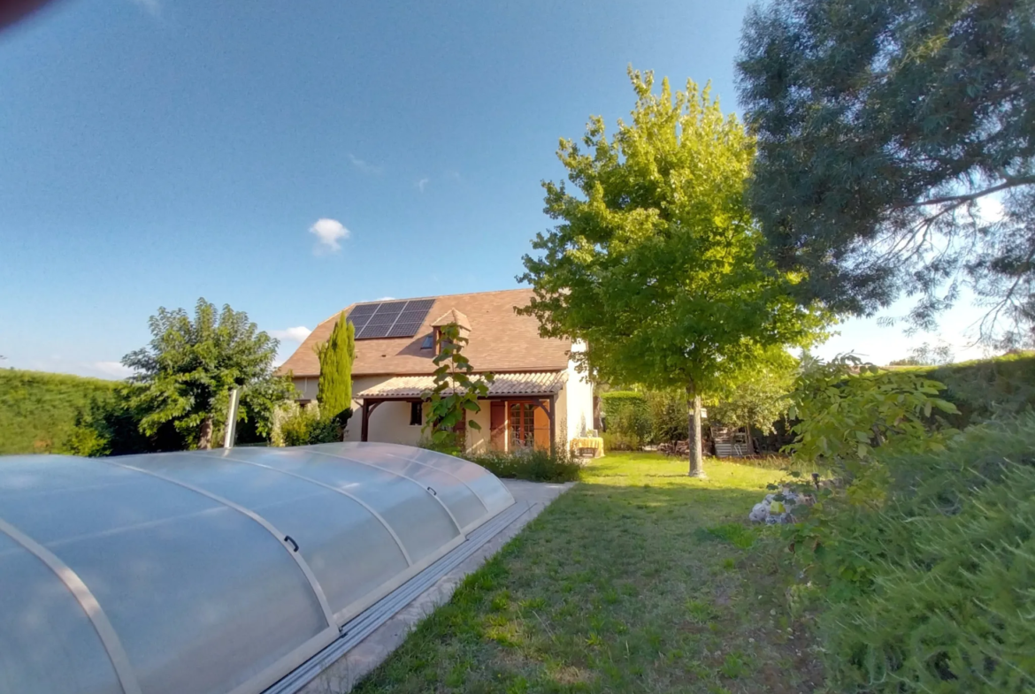 À Prigonrieux, maison à vendre 4 chambres avec piscine et jardin 