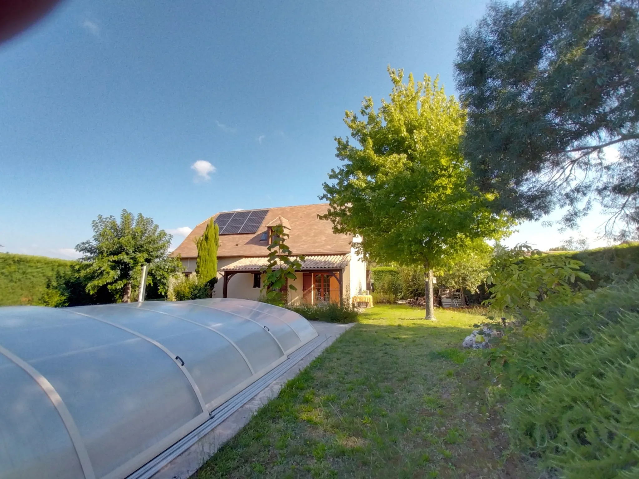 À Prigonrieux, maison à vendre 4 chambres avec piscine et jardin 