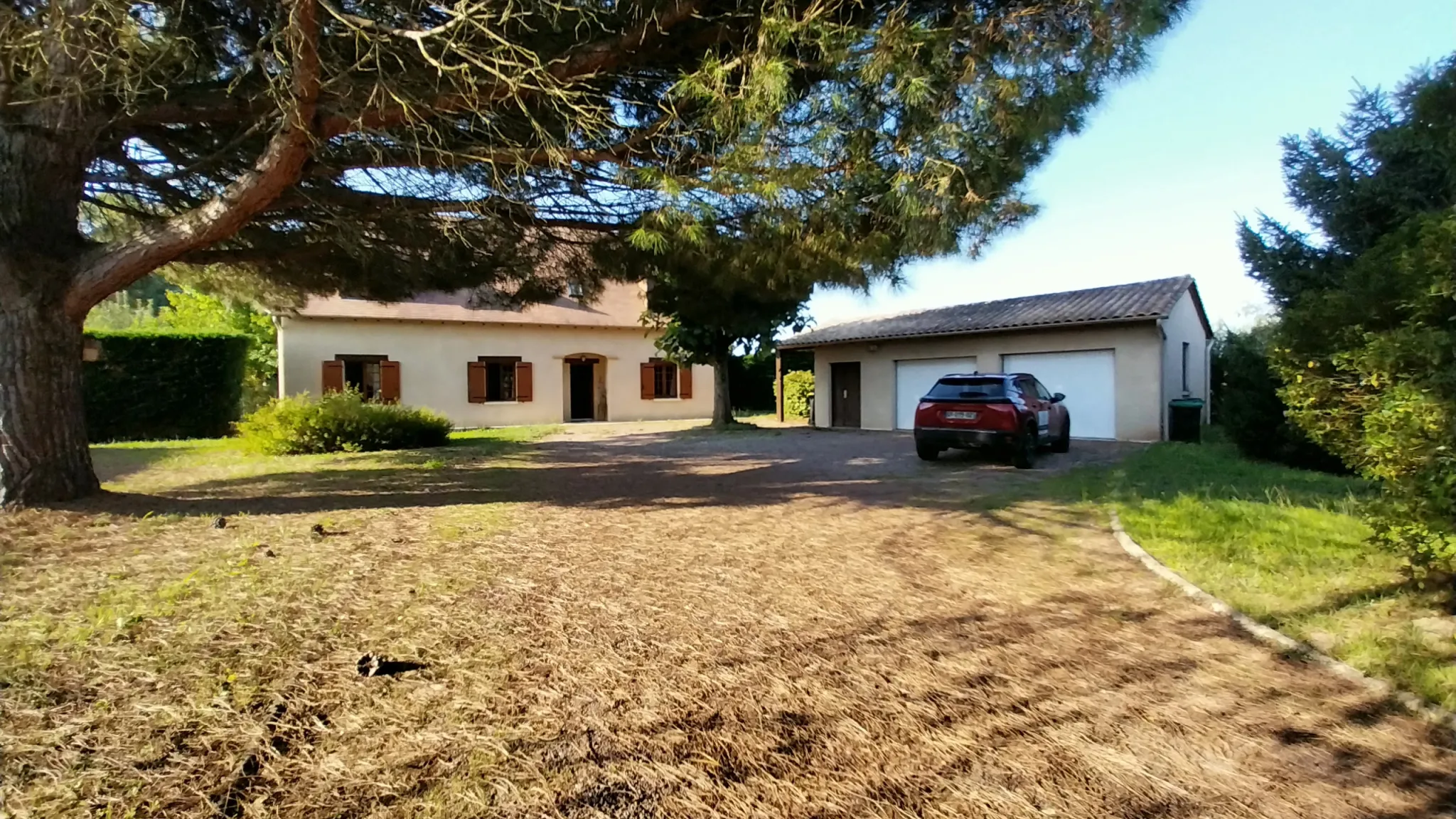 À Prigonrieux, maison à vendre 4 chambres avec piscine et jardin 