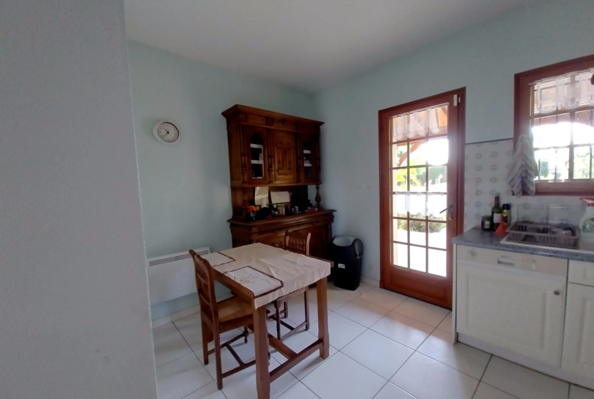 À Prigonrieux, maison à vendre 4 chambres avec piscine et jardin 