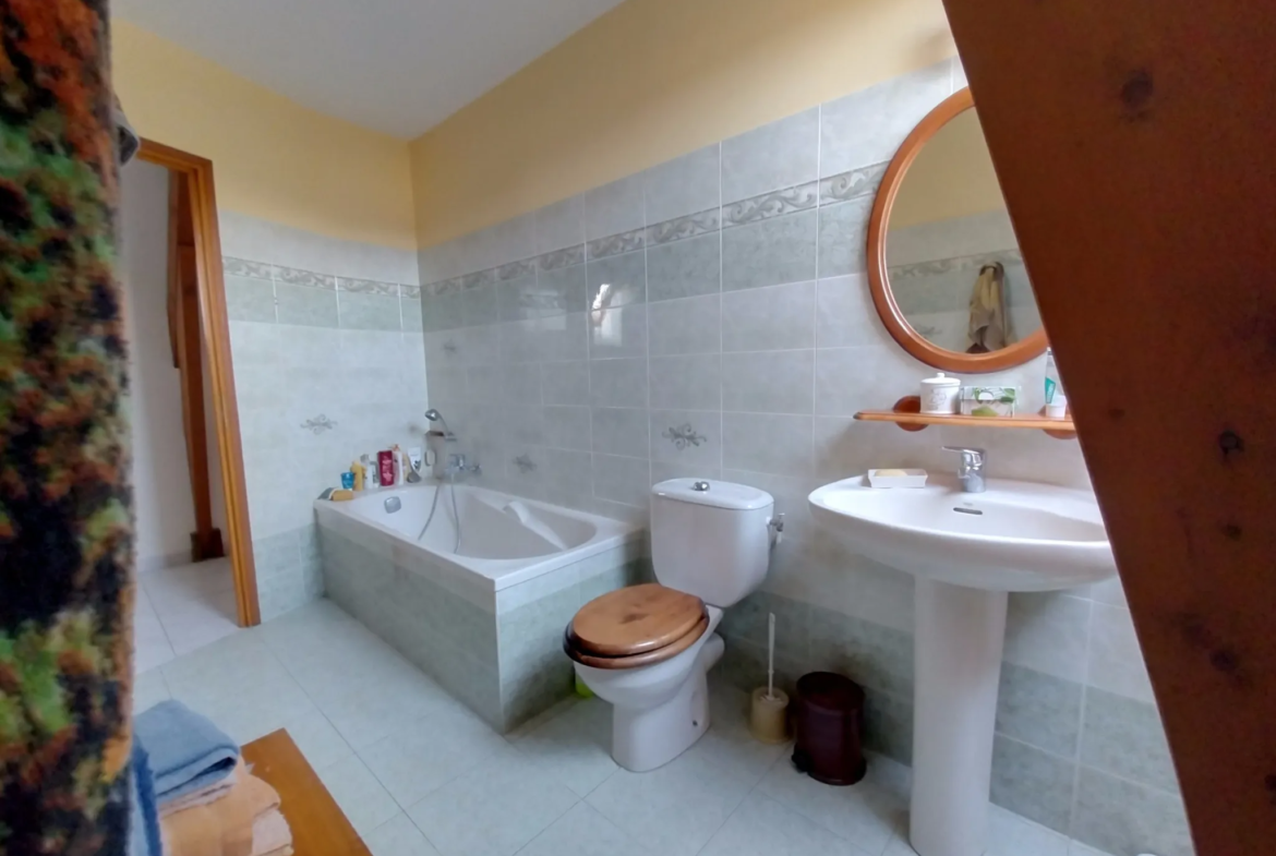 À Prigonrieux, maison à vendre 4 chambres avec piscine et jardin 