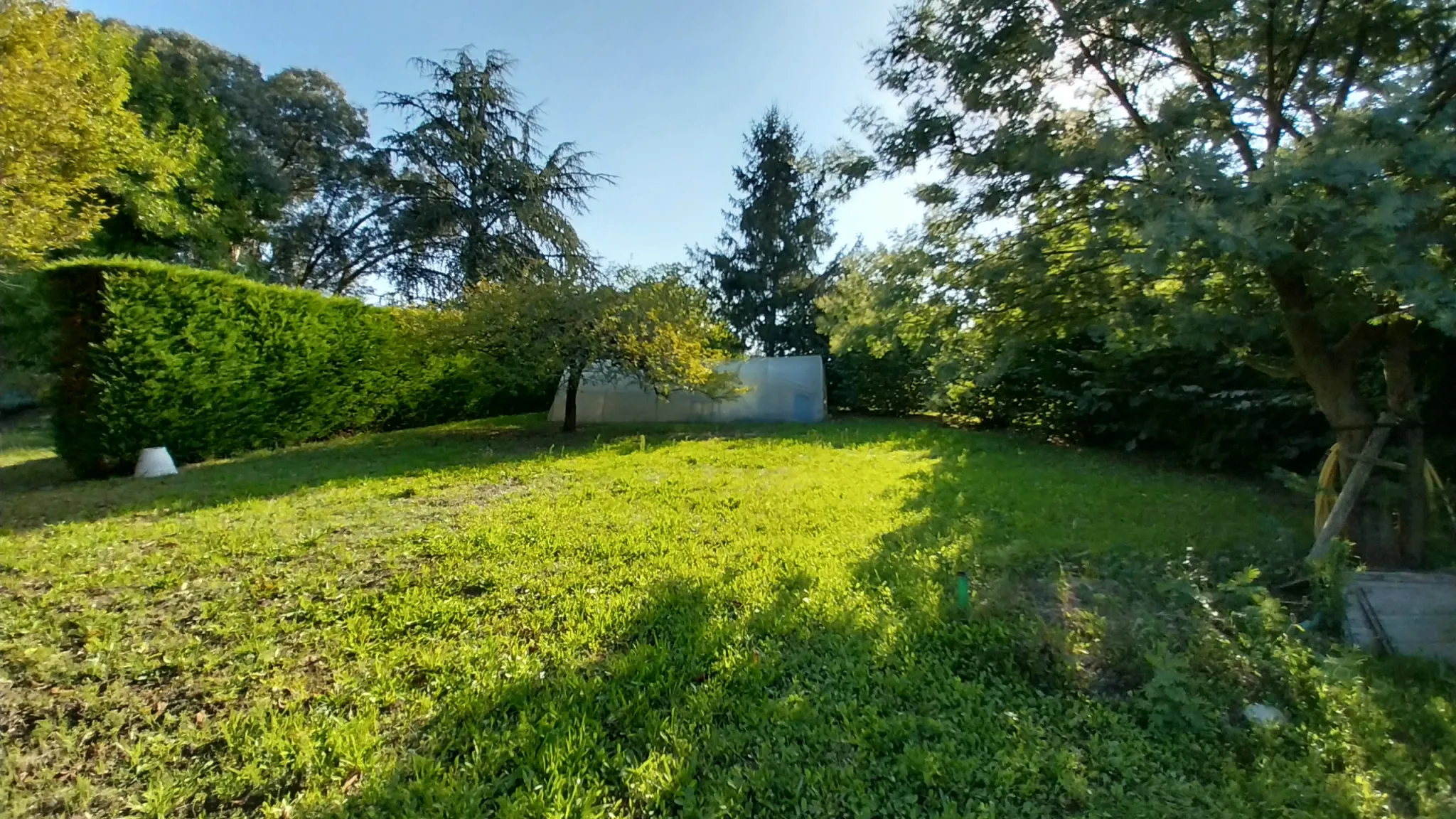 À Prigonrieux, maison à vendre 4 chambres avec piscine et jardin 