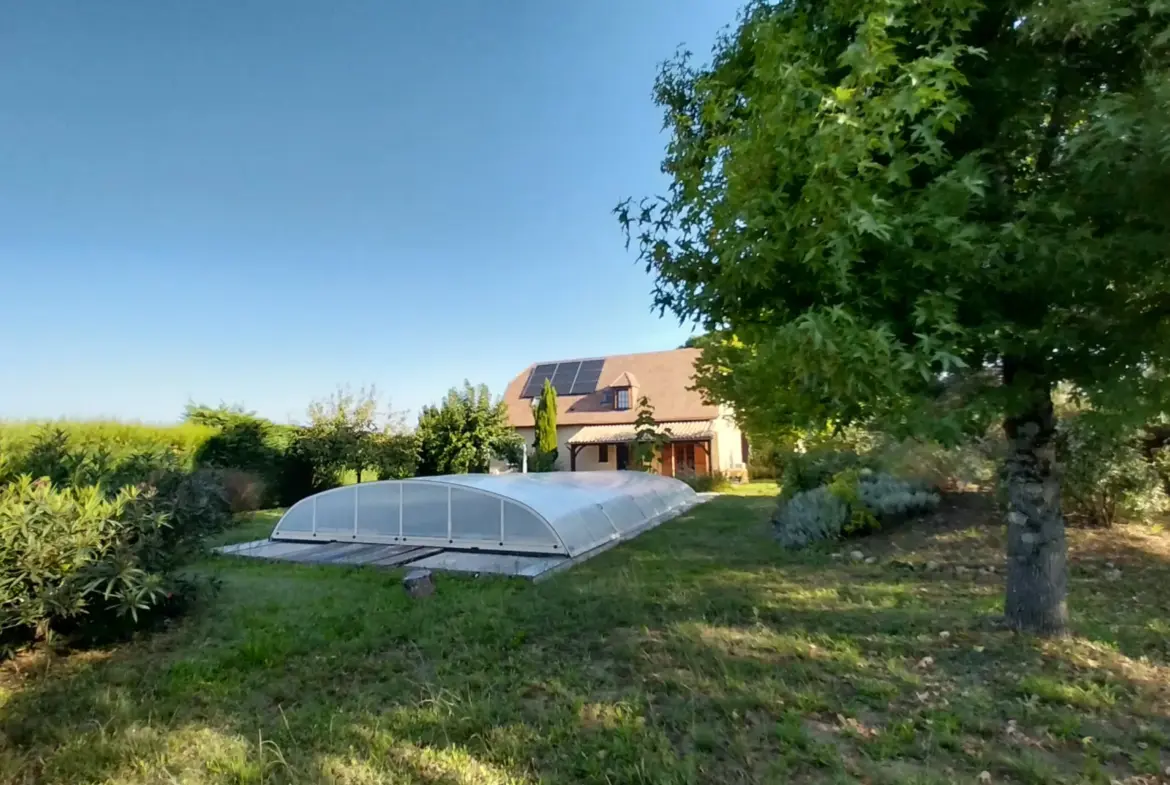 À Prigonrieux, maison à vendre 4 chambres avec piscine et jardin 