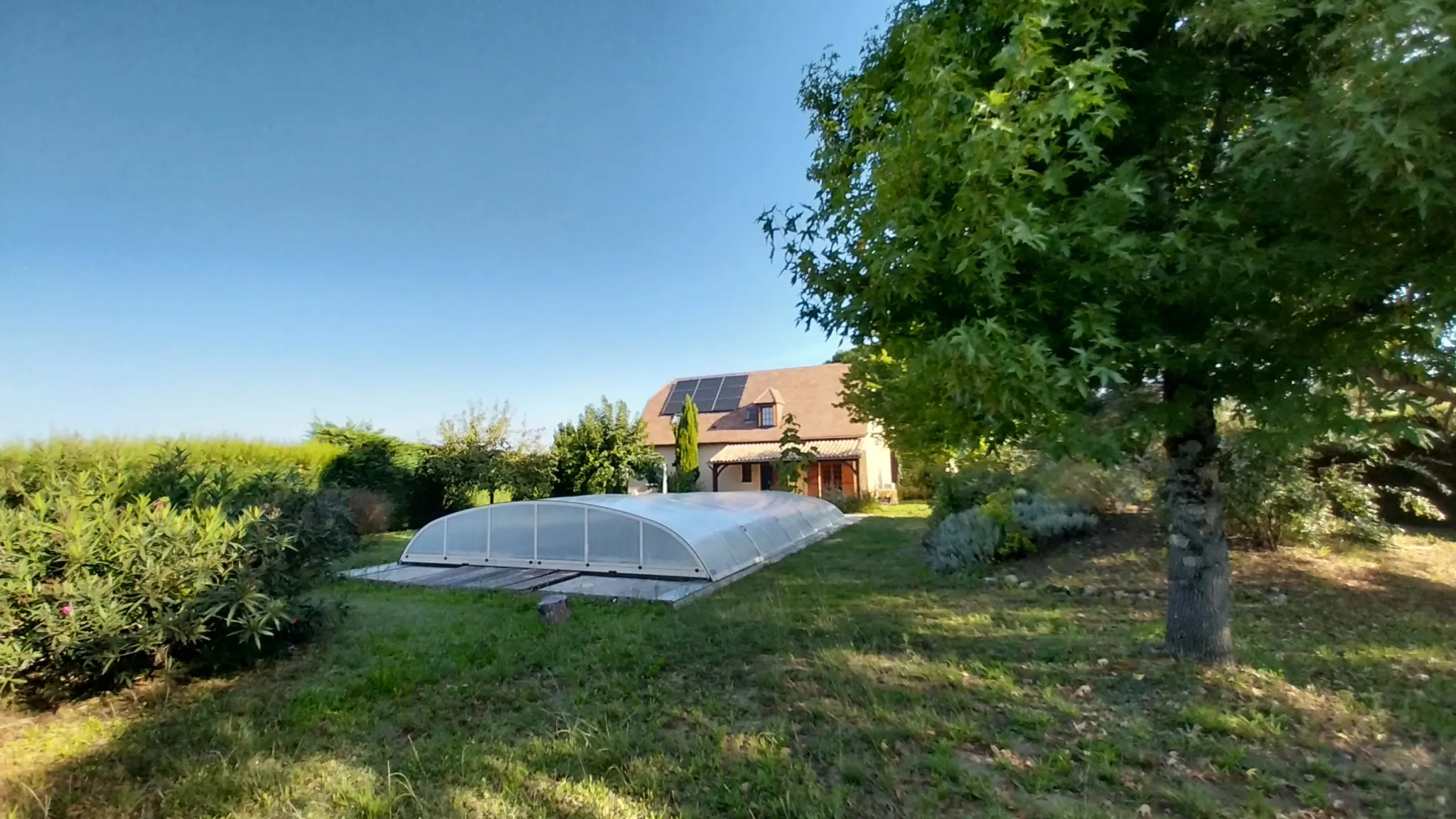À Prigonrieux, maison à vendre 4 chambres avec piscine et jardin 