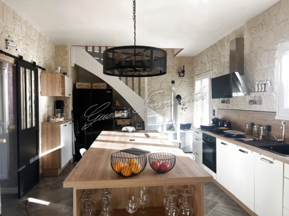 Maison familiale à vendre à Varennes-Vauzelles - 195 m² 
