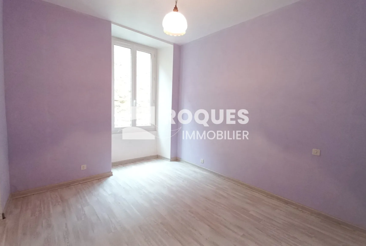 Appartement F3 au 1er étage avec terrasse de 40 m² à Millau 