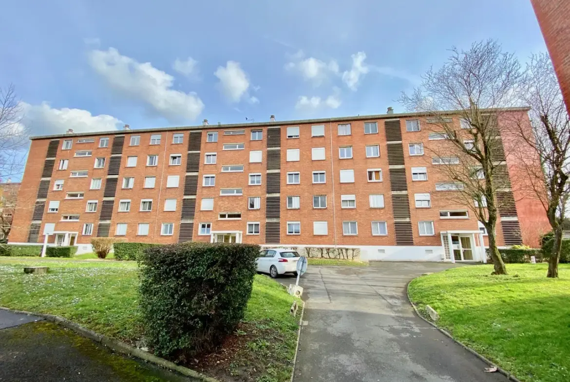 Appartement spacieux avec garage à vendre à Rousies 