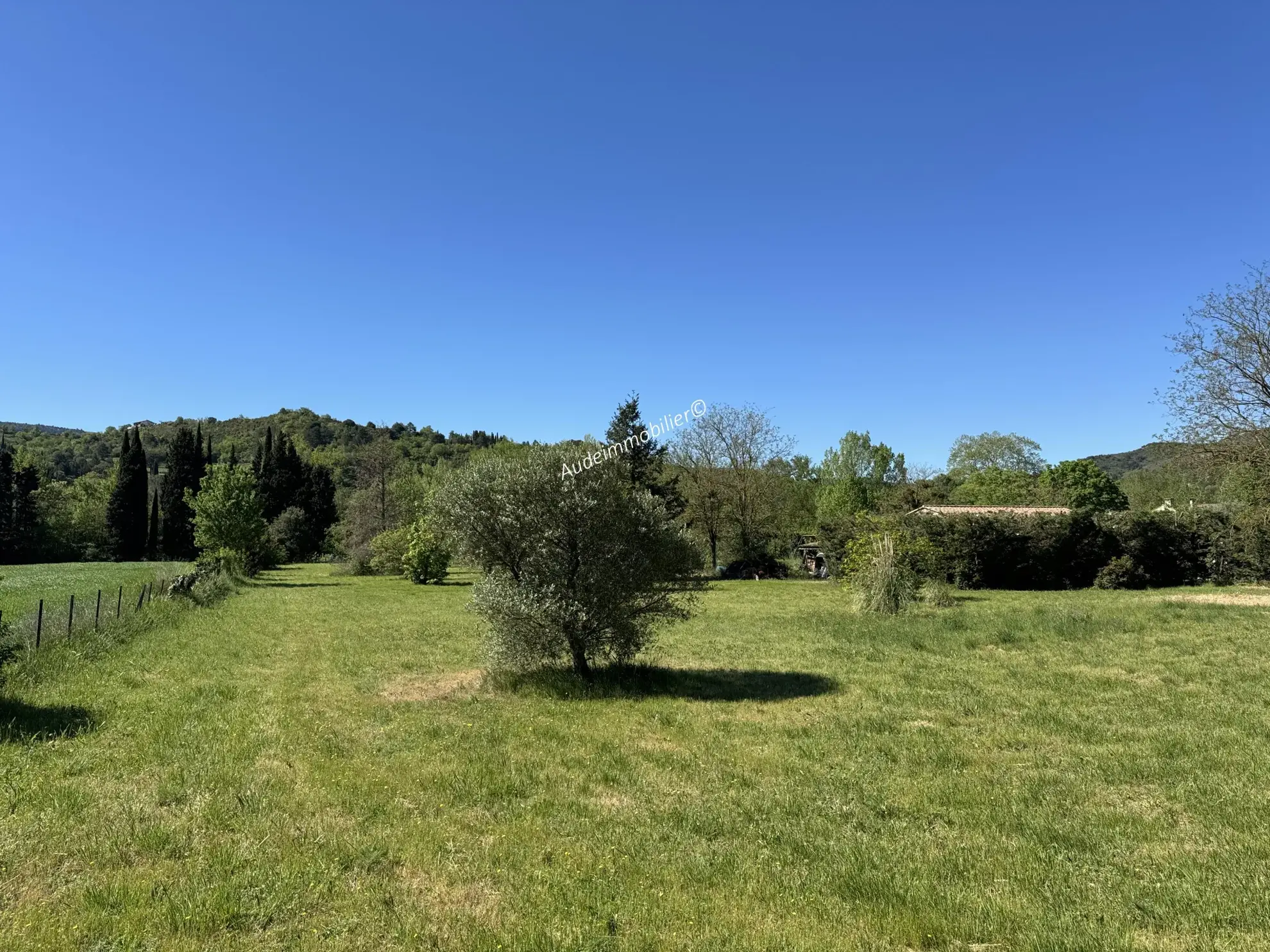 Maison à Limoux avec jardin, garage et piscine 