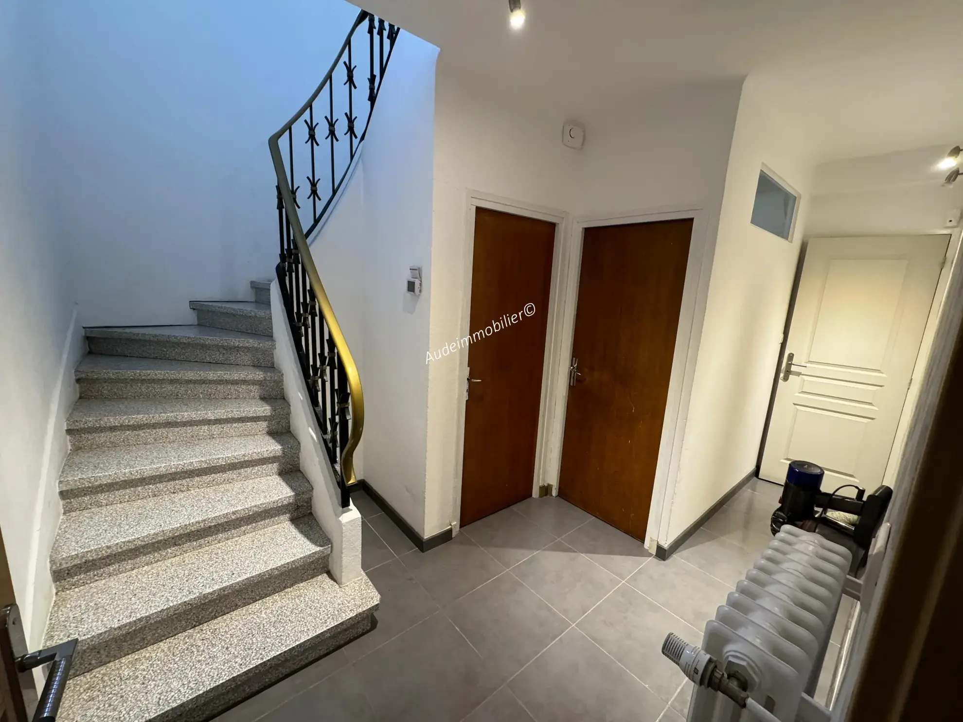 Maison à Limoux avec jardin, garage et piscine 