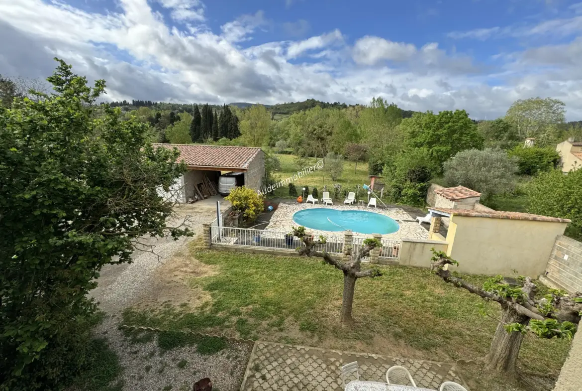 Maison à Limoux avec jardin, garage et piscine 