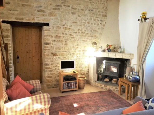 Charmante maison avec piscine à Saint Juire Champgillon 
