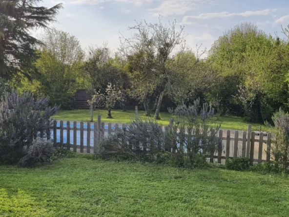 Charmante maison avec piscine à Saint Juire Champgillon 