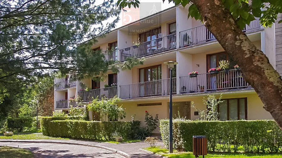 Appartement de 79 m² à vendre à Chantilly avec balcon et parking 