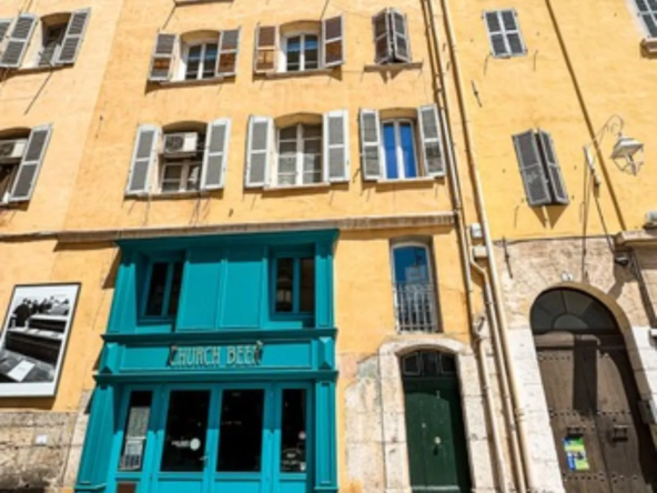 À vendre : T1 bis - Place de l'Equerre à Toulon 