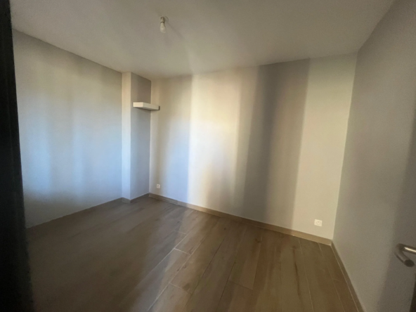 À vendre : T1 bis - Place de l'Equerre à Toulon 