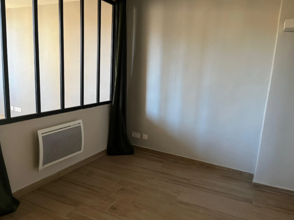 À vendre : T1 bis - Place de l'Equerre à Toulon 