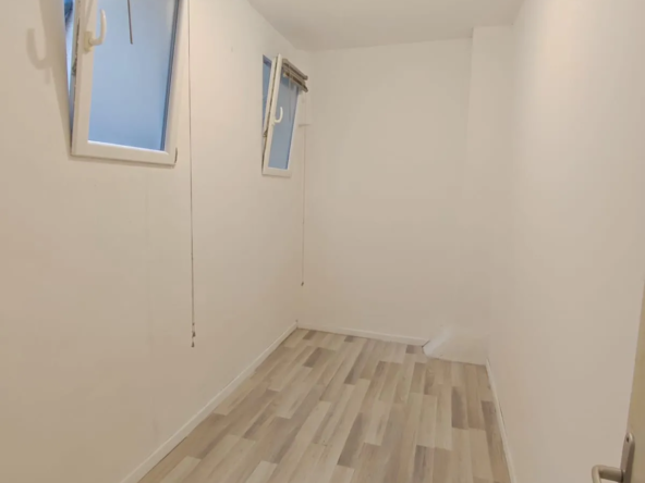 À vendre : Appartement 2 pièces de 55,74 m² avec cour à Béziers 