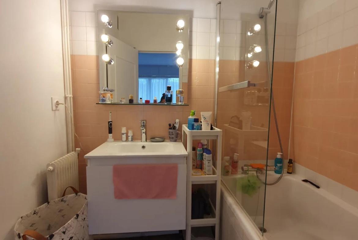 Grand Studio Double à Vendre Loué au Port-Marly 