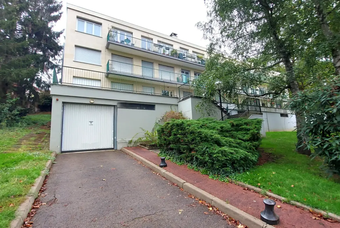 Grand Studio Double à Vendre Loué au Port-Marly 