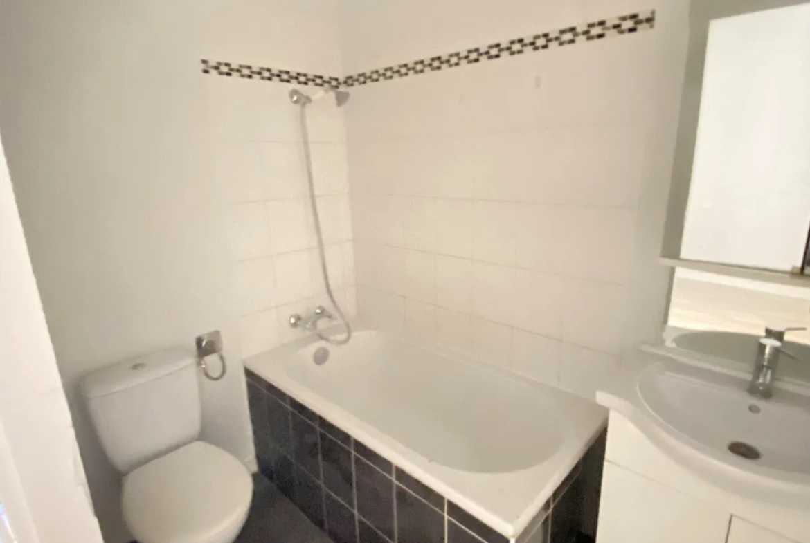 À VENDRE : Appartement 2 pièces de 37,76 m² avec cour à Béziers 