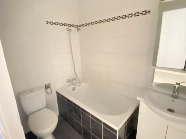 À VENDRE : Appartement 2 pièces de 37,76 m² avec cour à Béziers 