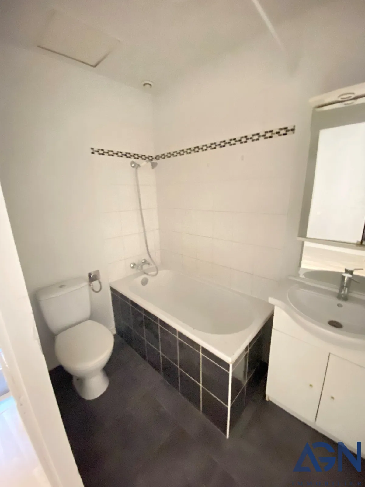 À VENDRE : Appartement 2 pièces de 37,76 m² avec cour à Béziers 