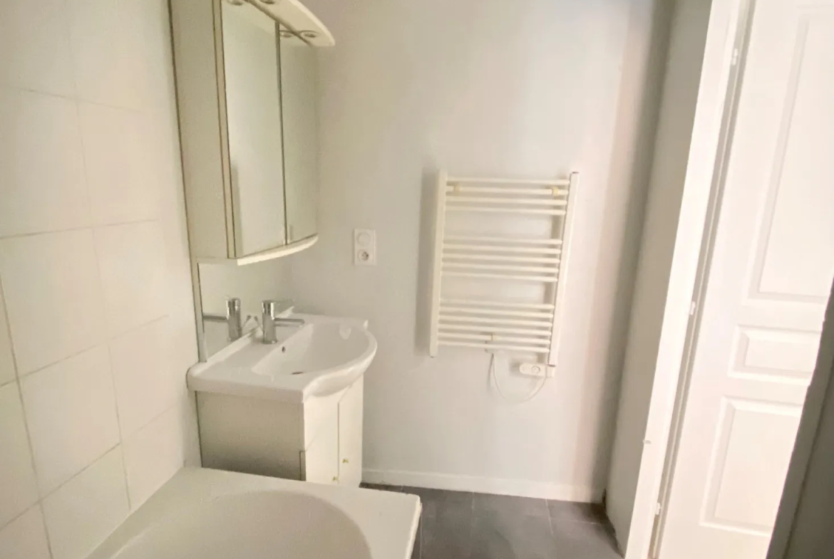 À VENDRE : Appartement 2 pièces de 37,76 m² avec cour à Béziers 