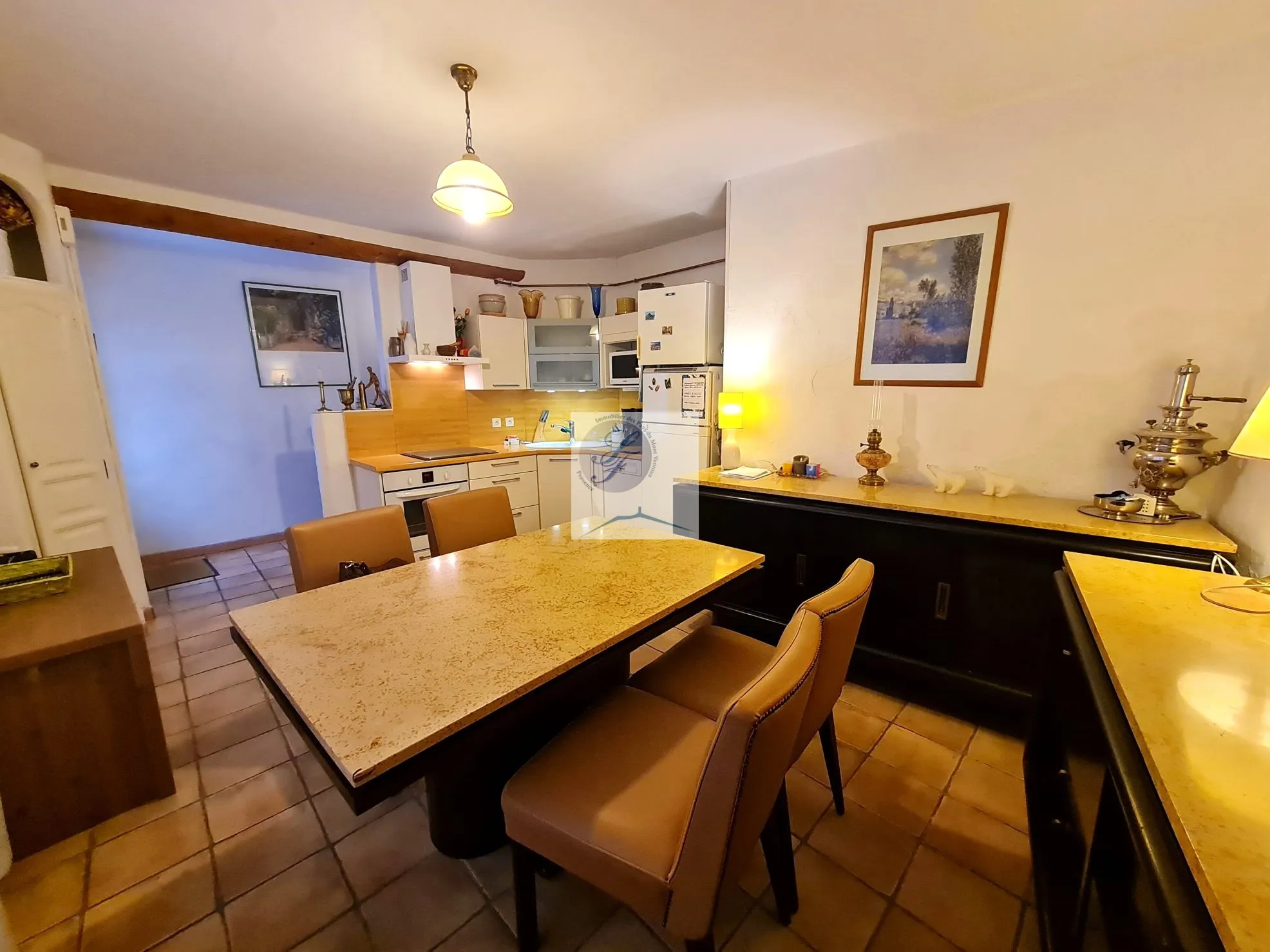 Belle maison rénovée au cœur du village de Bedoin 