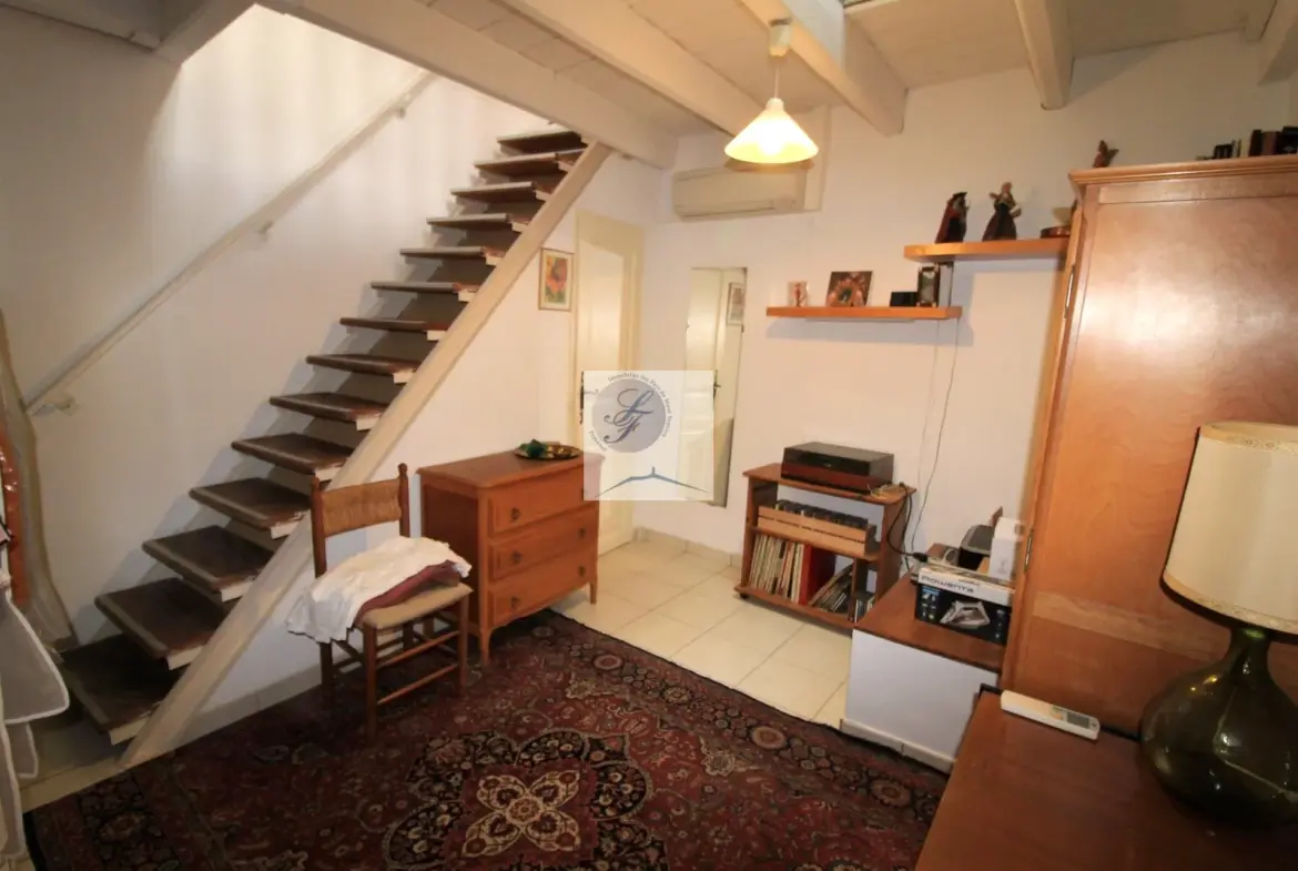 Belle maison rénovée au cœur du village de Bedoin 