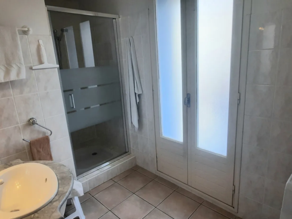 Appartement unique en triplex en hyper centre de Céret 