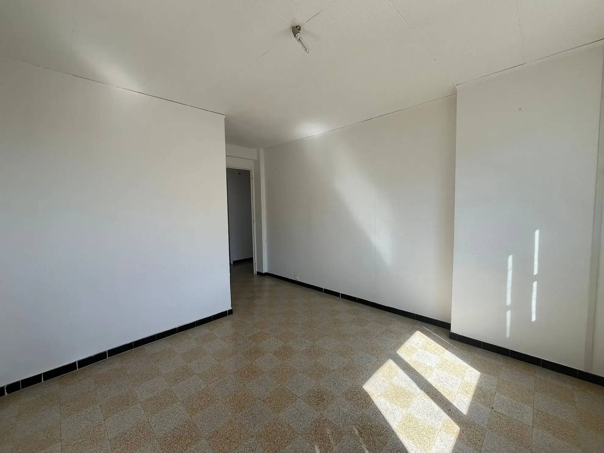 À vendre : Appartement T3 lumineux de 53 m² au Port Marchand à Toulon 