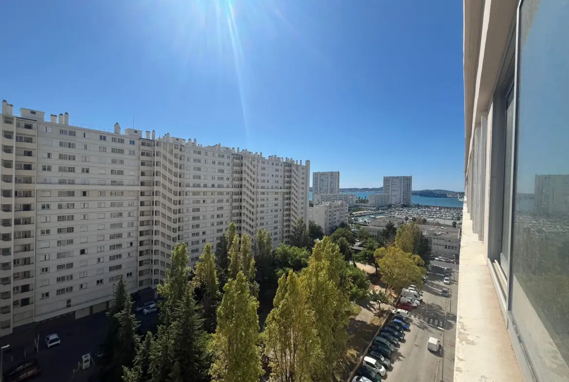 À vendre : Appartement T3 lumineux de 53 m² au Port Marchand à Toulon 