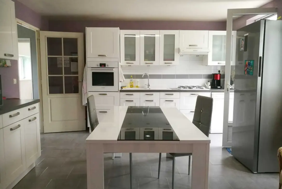 Maison à vendre à Hauterive - 140 m² avec grand terrain 