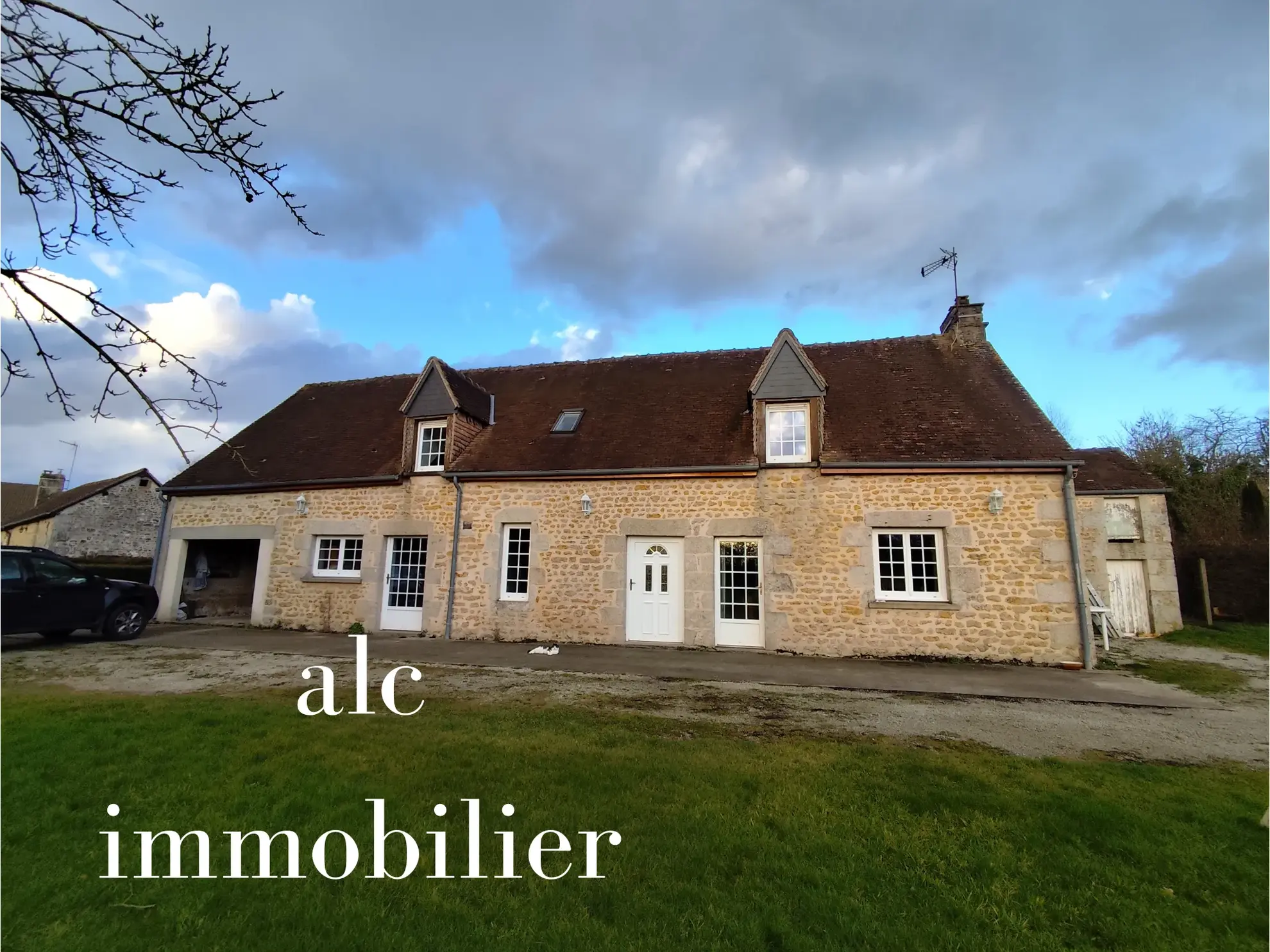 Maison à vendre à Hauterive - 140 m² avec grand terrain 