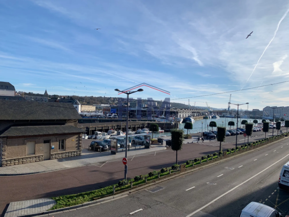 Appartement F2 élégant à vendre à Dieppe avec vue sur le port de plaisance 