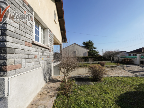 Pavillon au calme sur 600 m² de terrain à Pont du Château 