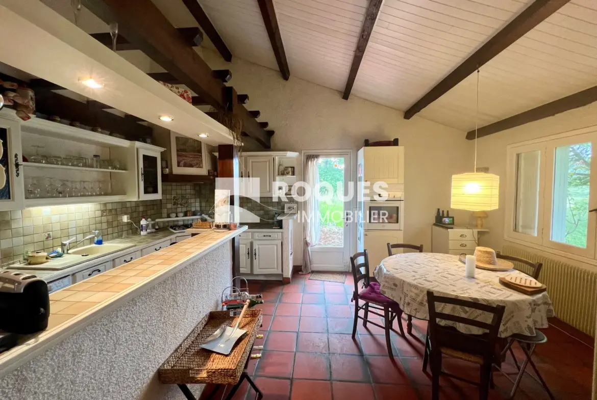Maison spacieuse à vendre à Pierrefiche du Larzac - 193 500 EUR 