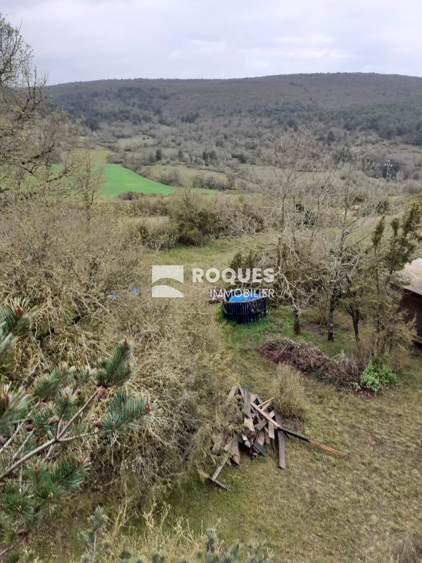 Maison spacieuse à vendre à Pierrefiche du Larzac - 193 500 EUR 