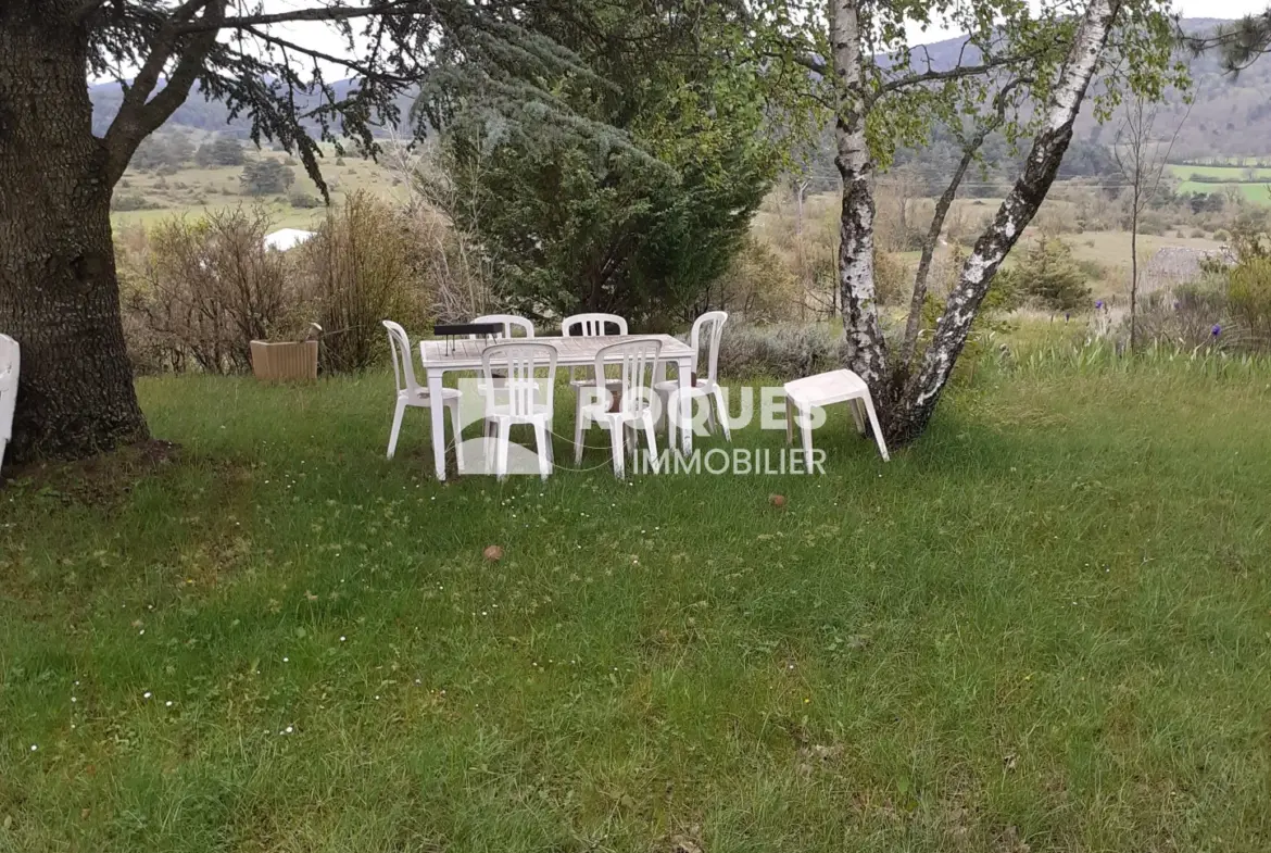 Maison spacieuse à vendre à Pierrefiche du Larzac - 193 500 EUR 