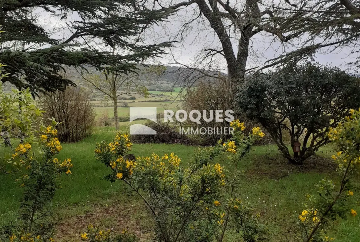 Maison spacieuse à vendre à Pierrefiche du Larzac - 193 500 EUR 